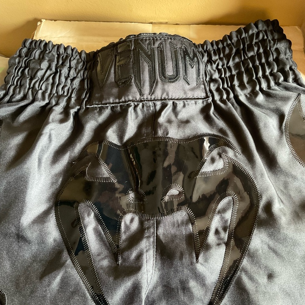 Venum Classic Muay Thai  Shorts - Picture 10 of 10